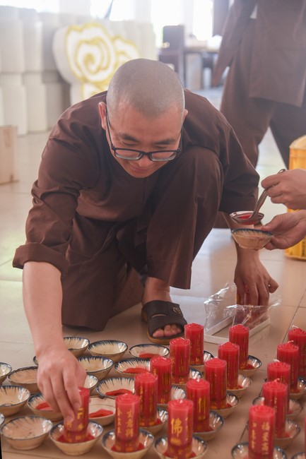 Affairs preparing for Lantern Candle Lighting Ceremony to commemorate Amitabha Buddha (Last part)