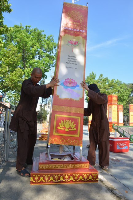 Affairs preparing for Lantern Candle Lighting Ceremony to commemorate Amitabha Buddha (Last part)
