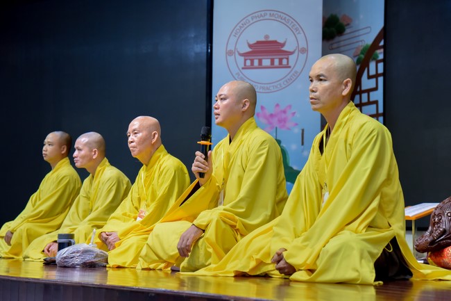 Dharma Talk  The Core of Ksitigarbha Sutra in The 98th Seven-Day Retreat