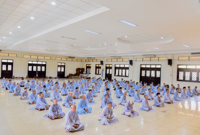 Dharma Talk  The Core of Ksitigarbha Sutra in The 98th Seven-Day Retreat