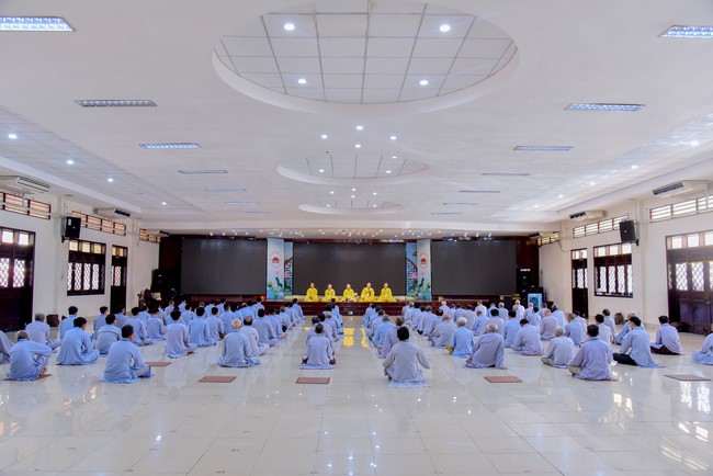 Dharma Talk  The Core of Ksitigarbha Sutra in The 98th Seven-Day Retreat