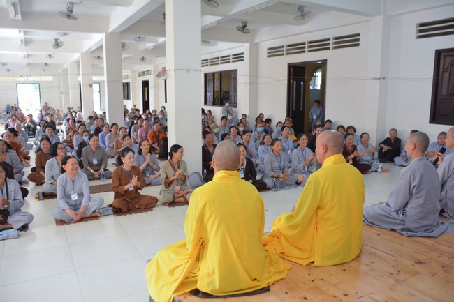 Dharma Talk  The Core of Ksitigarbha Sutra in The 98th Seven-Day Retreat