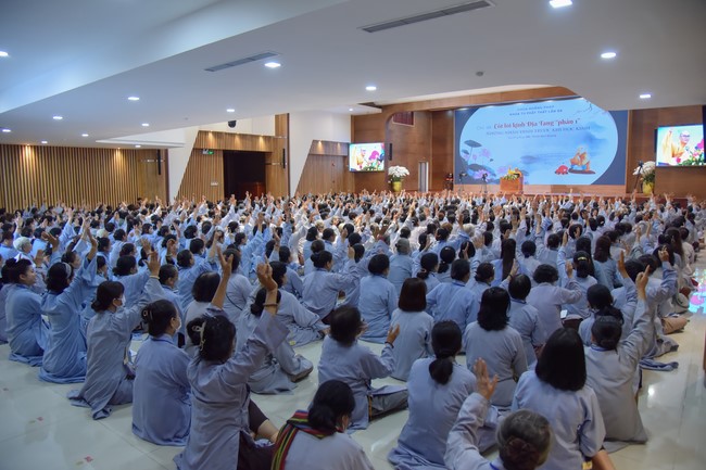 Dharma Talk  The Core of Ksitigarbha Sutra in The 98th Seven-Day Retreat