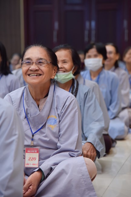 Dharma Talk  The Core of Ksitigarbha Sutra in The 98th Seven-Day Retreat