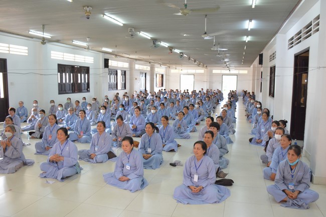 Dharma Talk  The Core of Ksitigarbha Sutra in The 98th Seven-Day Retreat