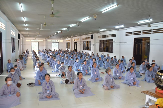 Dharma Talk  The Core of Ksitigarbha Sutra in The 98th Seven-Day Retreat