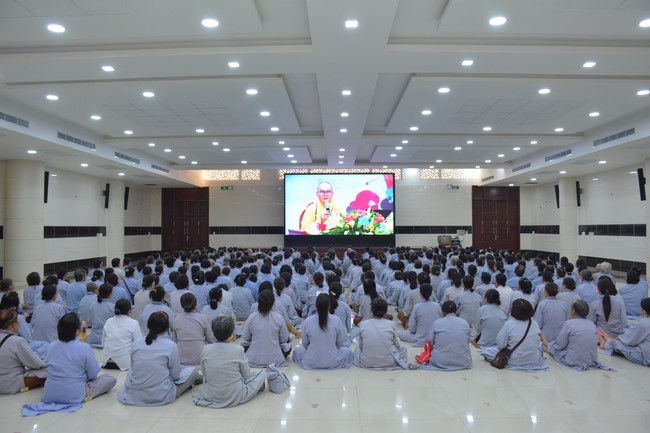 Dharma Talk  The Core of Ksitigarbha Sutra in The 98th Seven-Day Retreat