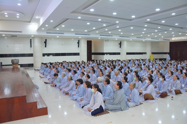 Dharma Talk  The Core of Ksitigarbha Sutra in The 98th Seven-Day Retreat