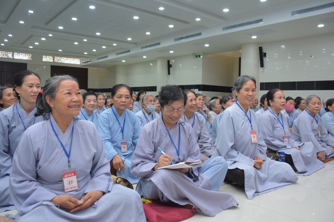 Dharma Talk  The Core of Ksitigarbha Sutra in The 98th Seven-Day Retreat