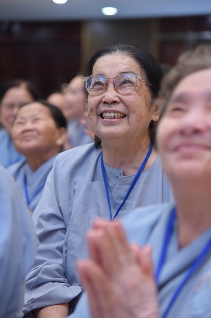 Dharma Talk  The Core of Ksitigarbha Sutra in The 98th Seven-Day Retreat