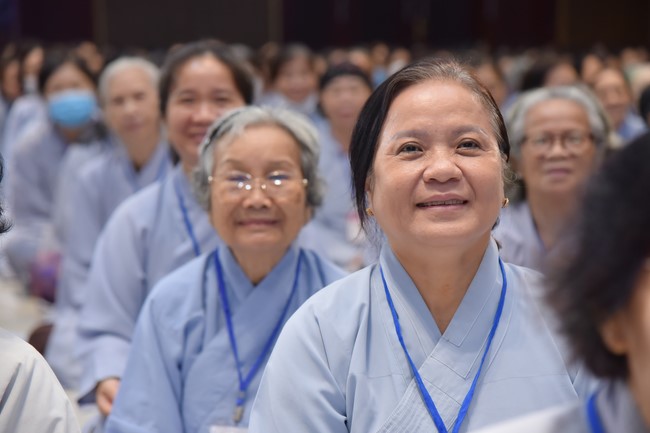 Dharma Talk  The Core of Ksitigarbha Sutra in The 98th Seven-Day Retreat