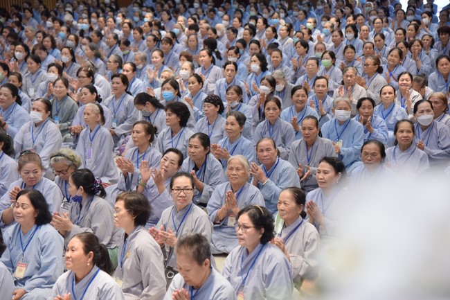 Dharma Talk  The Core of Ksitigarbha Sutra in The 98th Seven-Day Retreat