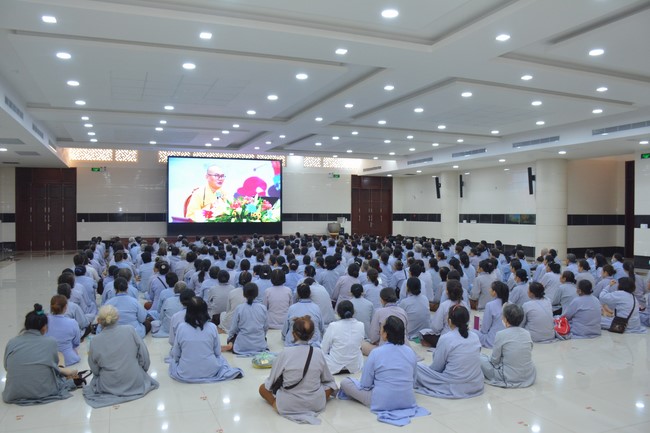 Dharma Talk  The Core of Ksitigarbha Sutra in The 98th Seven-Day Retreat