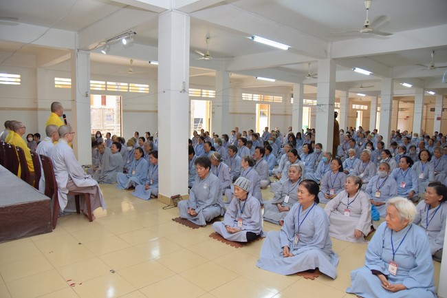 Dharma Talk  The Core of Ksitigarbha Sutra in The 98th Seven-Day Retreat