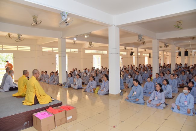 Dharma Talk  The Core of Ksitigarbha Sutra in The 98th Seven-Day Retreat