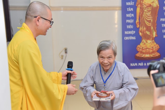 Dharma Talk  The Core of Ksitigarbha Sutra in The 98th Seven-Day Retreat