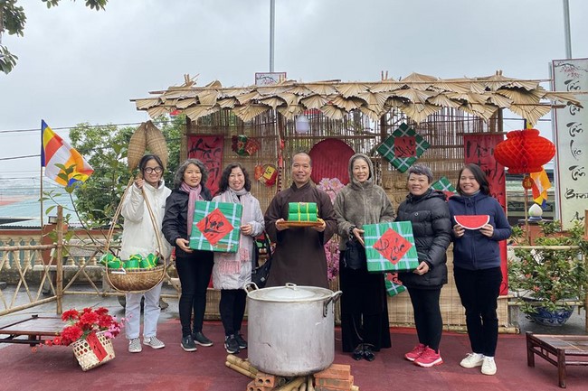 Leaders of Quang Ninh Province and delegations visit and wish New Year at Tieu Dao Pagoda