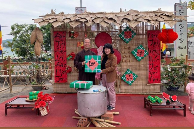Leaders of Quang Ninh Province and delegations visit and wish New Year at Tieu Dao Pagoda