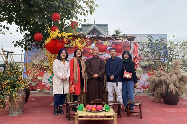 Leaders of Quang Ninh Province and delegations visit and wish New Year at Tieu Dao Pagoda