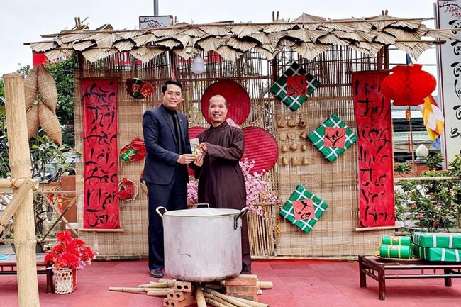 Leaders of Quang Ninh Province and delegations visit and wish New Year at Tieu Dao Pagoda