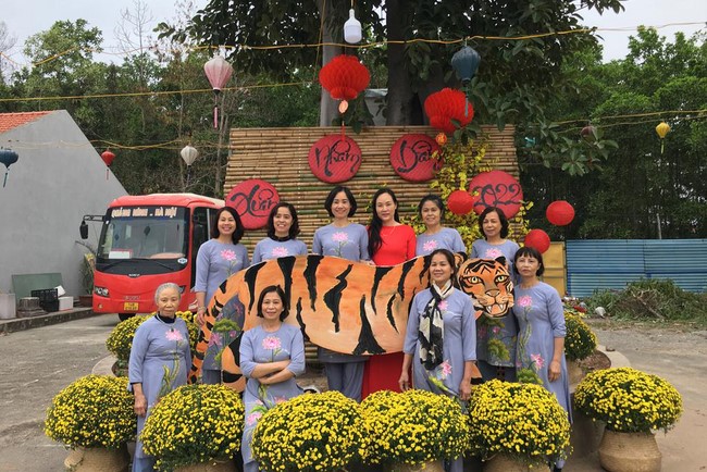 Leaders of Quang Ninh Province and delegations visit and wish New Year at Tieu Dao Pagoda