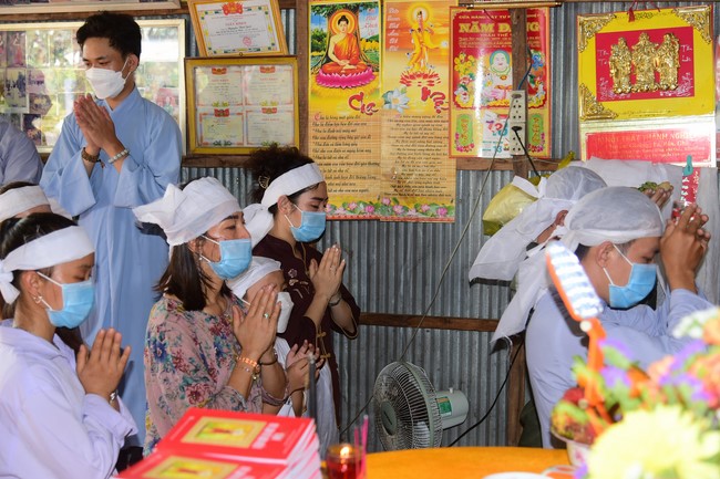 Viếng tang lễ Phật tử Liên Nhã, Đồng Tháp