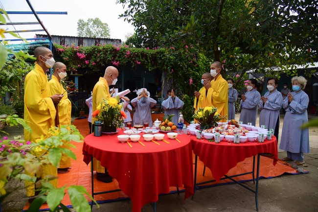 Viếng tang lễ Phật tử Liên Nhã, Đồng Tháp