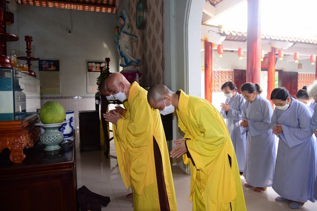 Cúng dường trường Trung cấp Phật học Đồng Tháp và Vĩnh Long