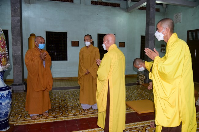 Cúng dường trường Trung cấp Phật học Đồng Tháp và Vĩnh Long