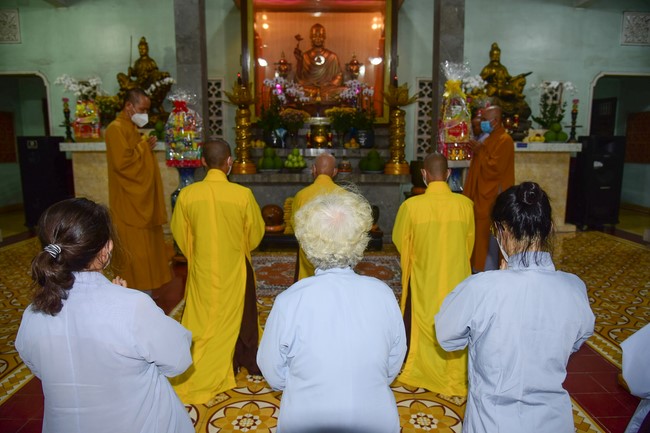 Cúng dường trường Trung cấp Phật học Đồng Tháp và Vĩnh Long