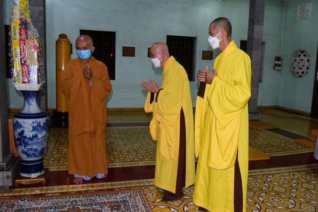 Cúng dường trường Trung cấp Phật học Đồng Tháp và Vĩnh Long