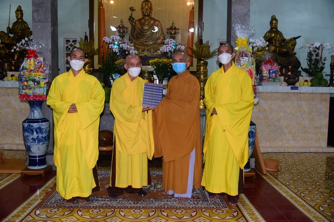 Cúng dường trường Trung cấp Phật học Đồng Tháp và Vĩnh Long