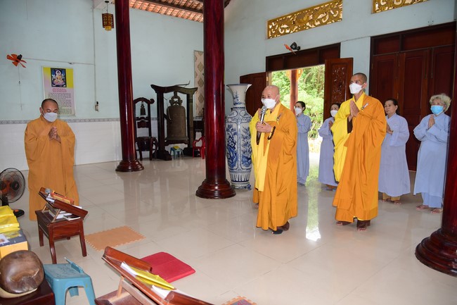 Cúng dường trường Trung cấp Phật học Đồng Tháp và Vĩnh Long