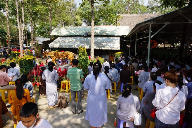 Peace Praying Ceremony at the Huong Phap Branch of Hoang Phap Pagoda in Cu Chi District