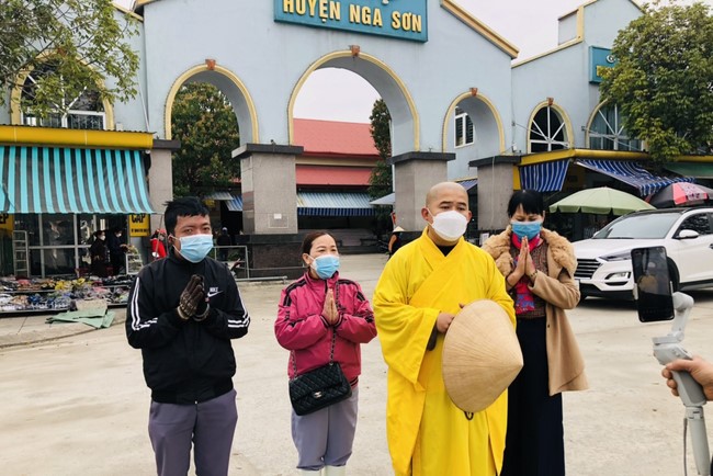 Ngày Rằm tháng Giêng lan toả yêu thương tại chùa Đống Cao, Thanh Hóa