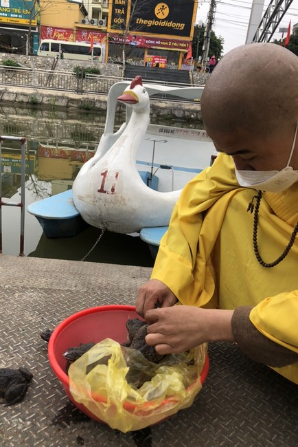 Ngày Rằm tháng Giêng lan toả yêu thương tại chùa Đống Cao, Thanh Hóa