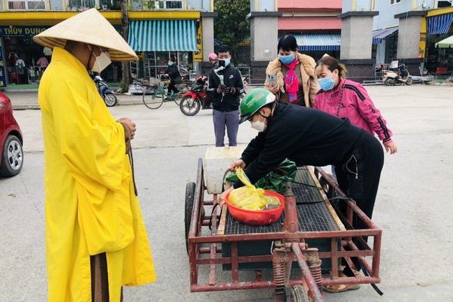 Ngày Rằm tháng Giêng lan toả yêu thương tại chùa Đống Cao, Thanh Hóa