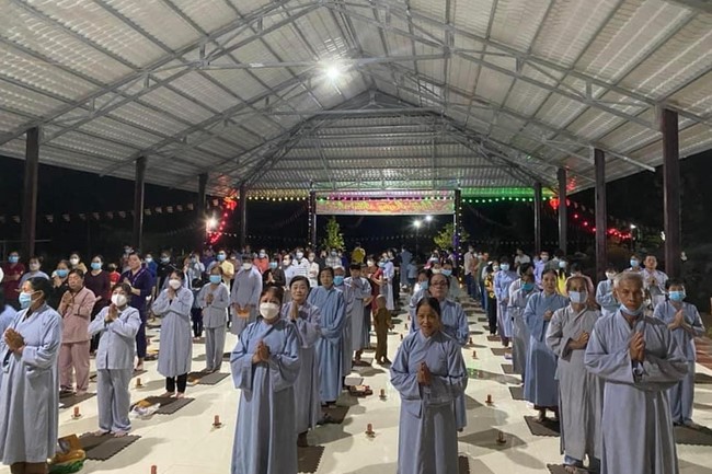 New Year's Praying Ceremony at Suoi Phap Pagoda, Tay Ninh
