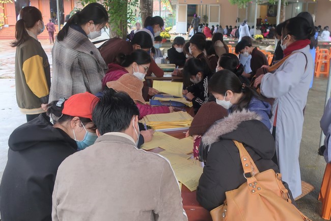 Lễ cầu an đầu năm tại chùa Càn Môn - Nghệ An