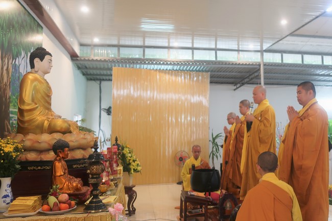 Lễ cầu an đầu năm tại chùa Càn Môn - Nghệ An