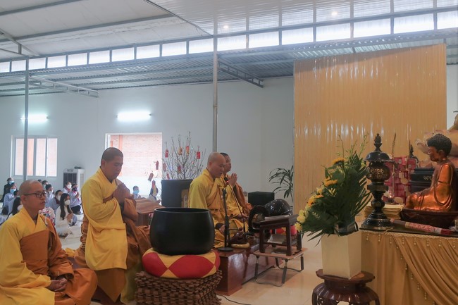 Lễ cầu an đầu năm tại chùa Càn Môn - Nghệ An