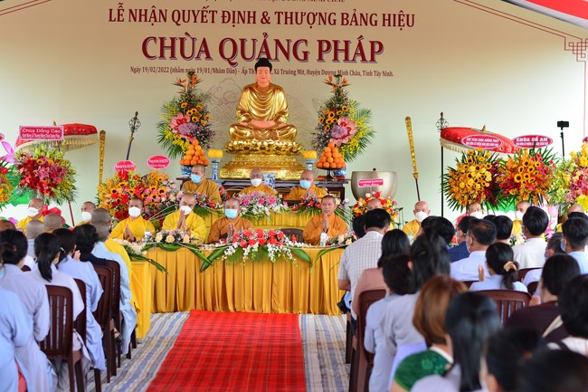 The ceremony setting up the signboard of Quang Phap pagoda - Tay Ninh