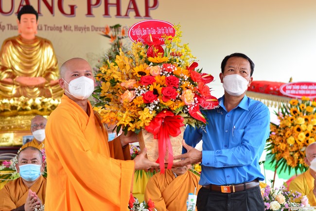 The ceremony setting up the signboard of Quang Phap pagoda - Tay Ninh