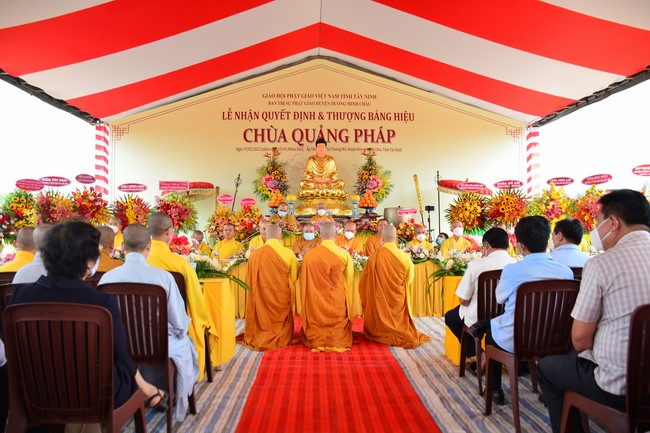 The ceremony setting up the signboard of Quang Phap pagoda - Tay Ninh