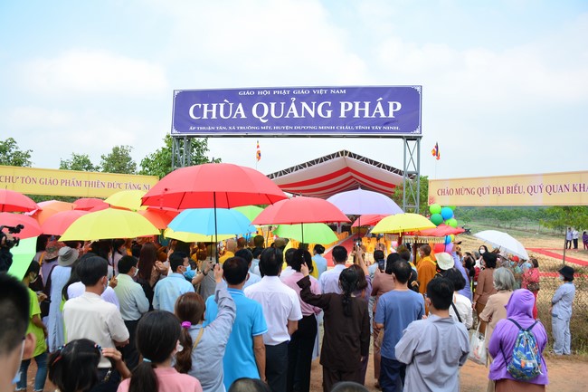 The ceremony setting up the signboard of Quang Phap pagoda - Tay Ninh