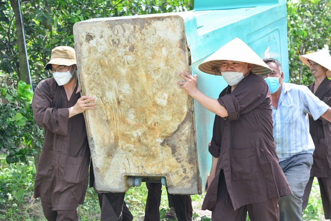 The ceremony setting up the signboard of Quang Phap pagoda - Tay Ninh