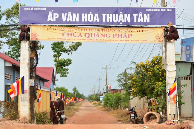 The ceremony setting up the signboard of Quang Phap pagoda - Tay Ninh