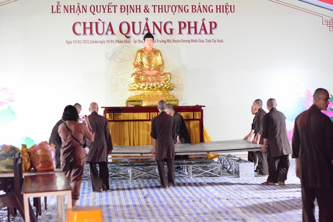 The ceremony setting up the signboard of Quang Phap pagoda - Tay Ninh
