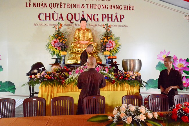 The ceremony setting up the signboard of Quang Phap pagoda - Tay Ninh