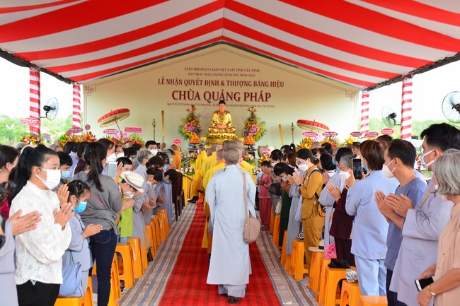 The ceremony setting up the signboard of Quang Phap pagoda - Tay Ninh